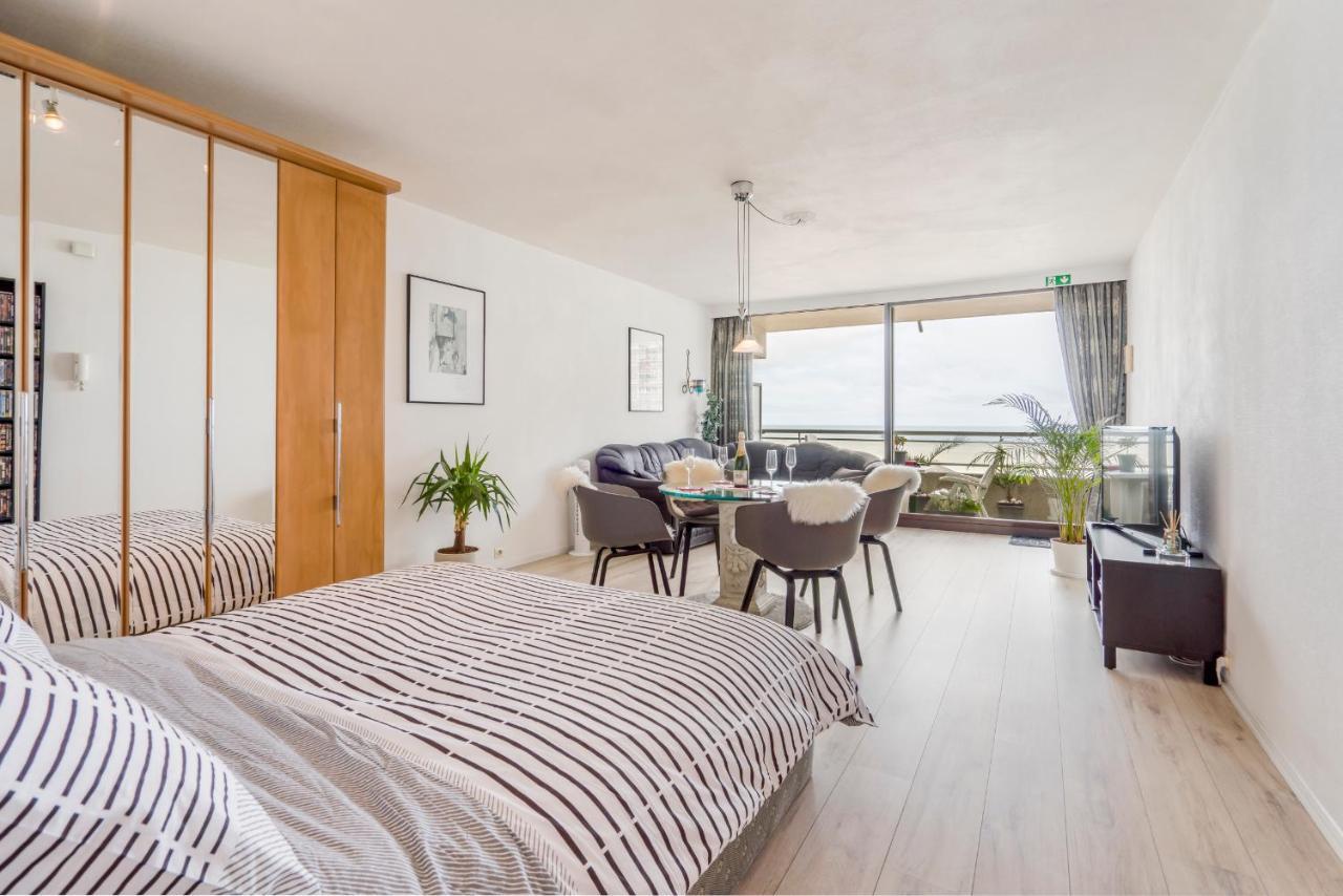 Luxueuze Vakantiestudio Met Zeezicht En Terras In Oostende Exterior foto